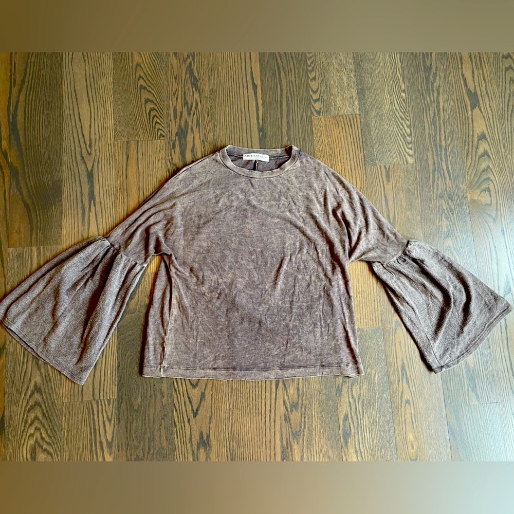 American Able Top with Bell Sleeve